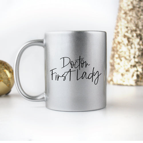 DOCTOR FIRST LADY | MUG <p style=font-size:12px>*silver</p>